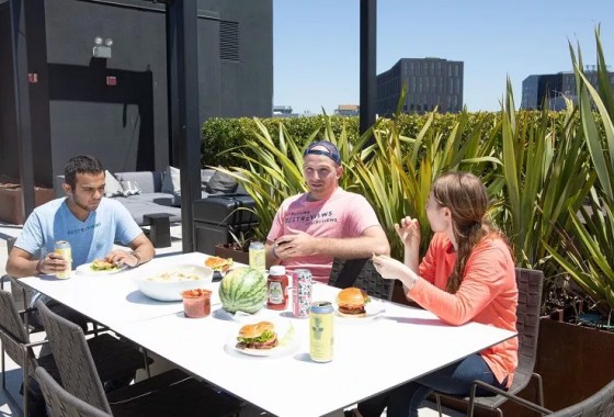 How to choose a pellet grill for summer cooking