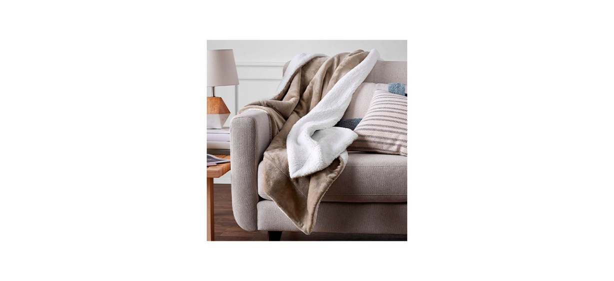 Best Amazon Basics Ultrasoft Micromink Sherpa Blanket