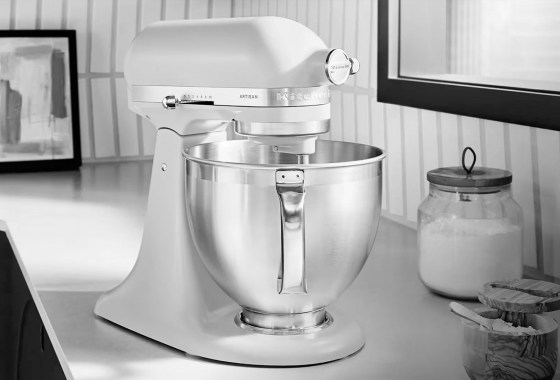 KitchenAid’s iridescent color of the year is stunning 